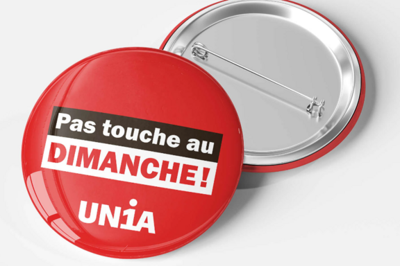 pin avec le texte Pas touche au dimanche Unia